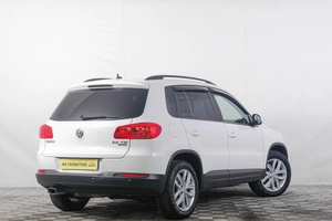 Внедорожник Volkswagen Tiguan 2011 года, 1339000 рублей, Кемерово