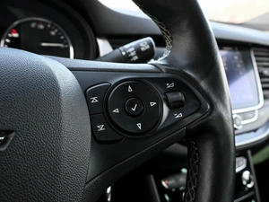 Хетчбэк Opel Astra 2019 года, 1450000 рублей, Волгоград