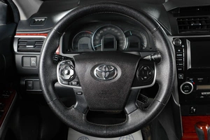 Седан Toyota Camry 2013 года, 1499000 рублей, Тюмень