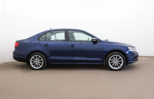 Седан Volkswagen Jetta 2015 года, 1220000 рублей, Орёл