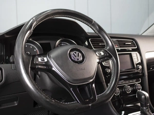 Хетчбэк Volkswagen Golf 2014 года, 1330000 рублей, Омск