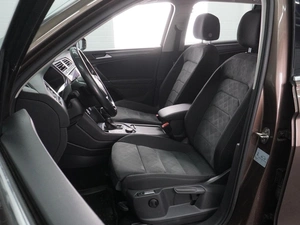 Внедорожник Volkswagen Tiguan 2018 года, 2599000 рублей, Воронеж