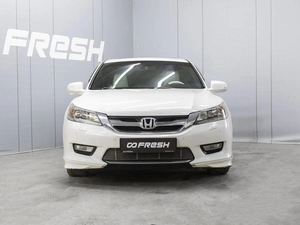Седан Honda Accord 2013 года, 1680000 рублей, Омск