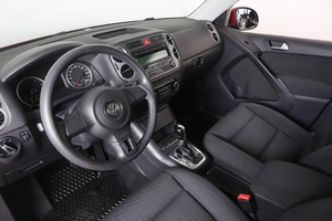 Внедорожник Volkswagen Tiguan 2010 года, 1089000 рублей, Пермь