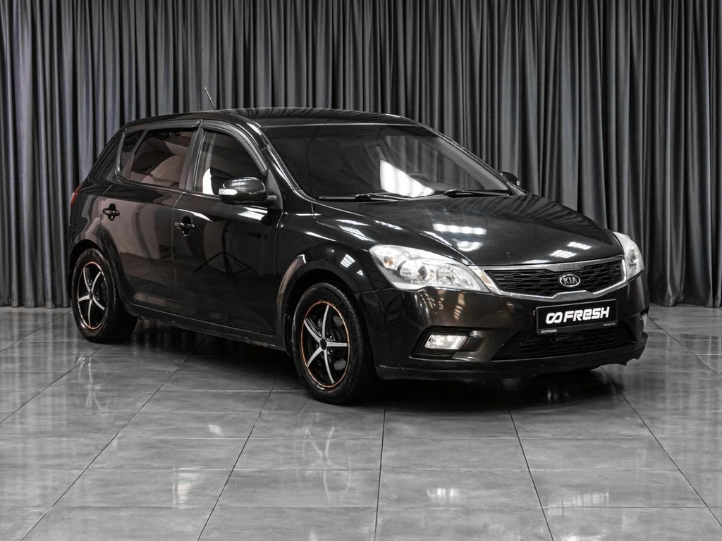 Хетчбэк Kia Ceed 2010 года, 699000 рублей, Тюмень