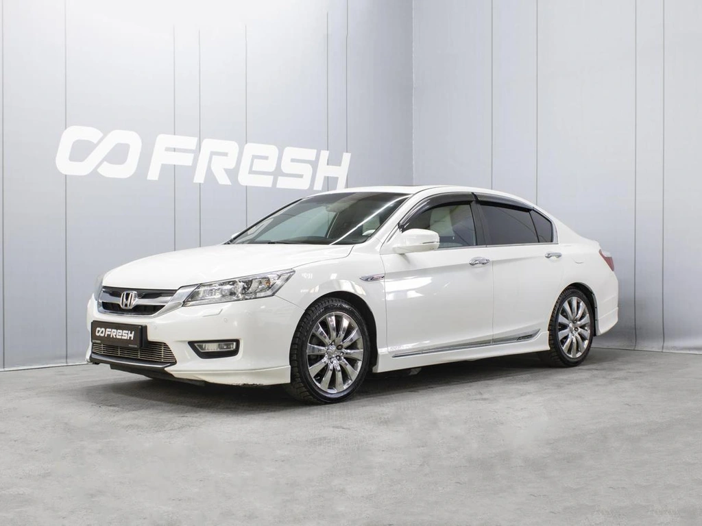 Седан Honda Accord 2013 года, 1680000 рублей, Омск