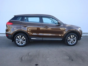 Внедорожник Geely Atlas 2021 года, 1650000 рублей, Брянск