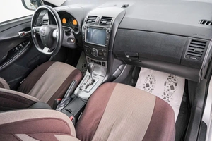 Седан Toyota Corolla 2011 года, 1199000 рублей, Красноярск