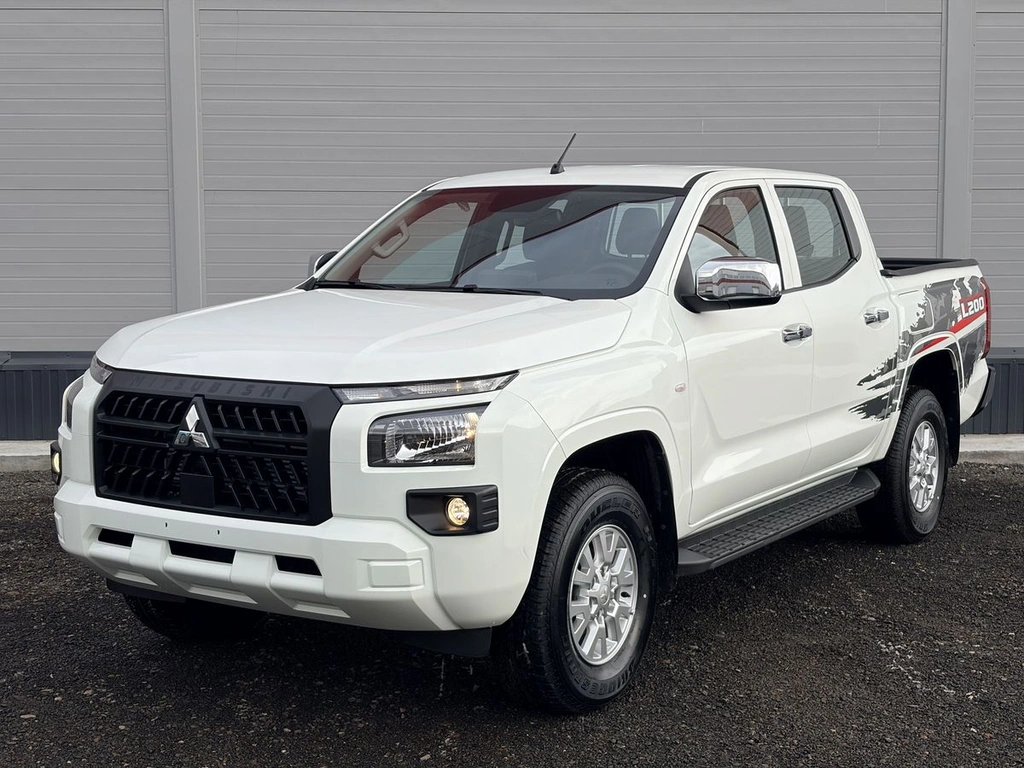 Пикап Mitsubishi L200 2025 года, 5050000 рублей, Солонцы
