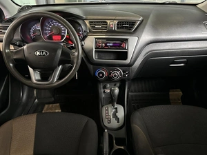 Седан Kia Rio 2013 года, 690000 рублей, Уфа