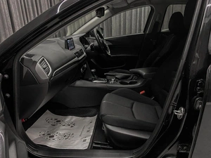 Хетчбэк Mazda Axela 2018 года, 1199999 рублей, Красноярск