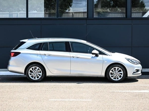 Универсал Opel Astra 2018 года, 1349000 рублей, Кирилловка
