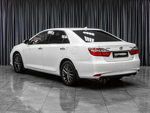 Седан Toyota Camry 2015 года, 2569000 рублей, Тюмень