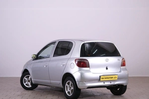 Хетчбэк Toyota Vitz 1999 года, 419000 рублей, Омск