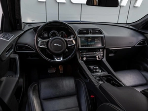 Внедорожник Jaguar F-Pace 2018 года, 4180000 рублей, Краснодар