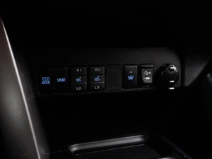 Внедорожник Toyota RAV4 2018 года, 2649000 рублей, Тюмень