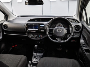 Хетчбэк Toyota Vitz 2019 года, 998000 рублей, Краснодар