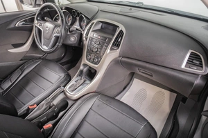 Хетчбэк Opel Astra 2011 года, 709000 рублей, Томск