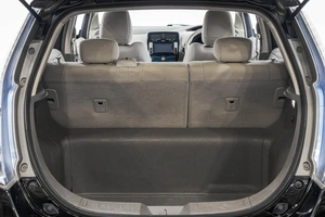 Хетчбэк Nissan Leaf 2011 года, 849000 рублей, Барнаул