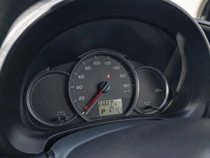 Хетчбэк Toyota Vitz 2013 года, 840000 рублей, Краснодар