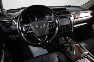 Седан Toyota Camry 2015 года, 2149000 рублей, Сургут
