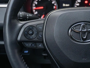 Внедорожник Toyota RAV4 2020 года, 2955000 рублей, Санкт-Петербург