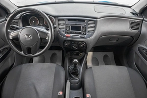 Хетчбэк Kia Rio 2010 года, 539000 рублей, Барнаул