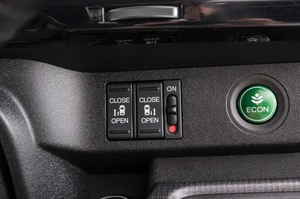 Минивэн Honda Stepwgn Spada 2019 года, 2399000 рублей, Красноярск