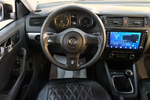 Седан Volkswagen Jetta 2011 года, 919000 рублей, Омск