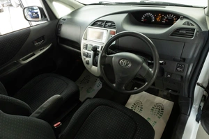 Хетчбэк Toyota Ractis 2010 года, 779000 рублей, Красноярск