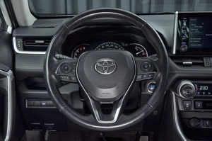 Внедорожник Toyota RAV4 2021 года, 3357000 рублей, Красноярск