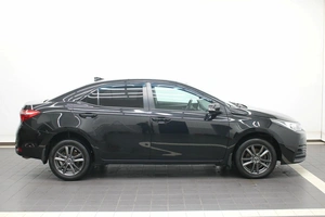 Седан Toyota Corolla 2017 года, 1400000 рублей, Красноярск