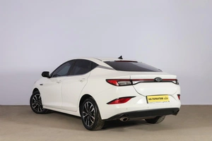 Лифтбек JAC J7 2023 года, 1199000 рублей, Новосибирск