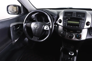 Внедорожник Toyota RAV4 2012 года, 949000 рублей, Пермь