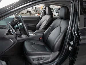 Седан Toyota Camry 2023 года, 3729000 рублей, Тюмень