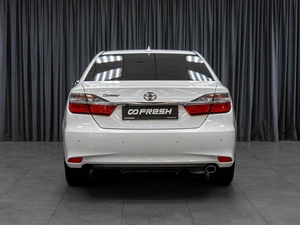 Седан Toyota Camry 2017 года, 2399000 рублей, Тюмень