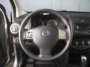 Хетчбэк Nissan Note 2012 года, 810000 рублей, Омск