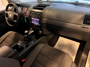 Внедорожник Volkswagen Touareg 2004 года, 799000 рублей, Красноярск