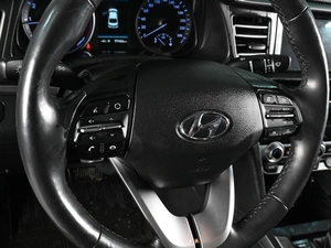 Седан Hyundai Elantra 2019 года, 1859000 рублей, Аксай