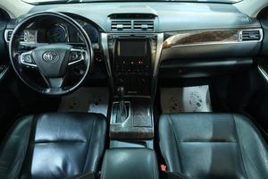 Седан Toyota Camry 2016 года, 2339000 рублей, Омск
