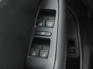 Седан Volkswagen Jetta 2013 года, 1010000 рублей, Санкт-Петербург