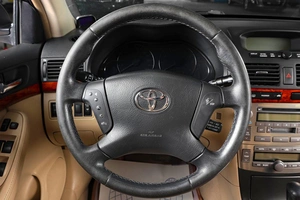Седан Toyota Avensis 2006 года, 1049000 рублей, Тюмень