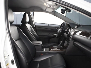 Седан Toyota Camry 2018 года, 2690000 рублей, Омск