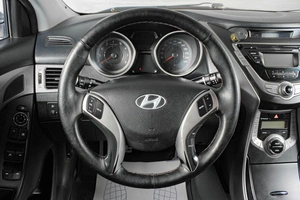 Седан Hyundai Elantra 2012 года, 839000 рублей, Тюмень