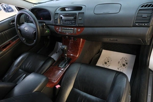 Седан Toyota Camry 2004 года, 1159000 рублей, Омск