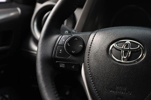 Внедорожник Toyota RAV4 2017 года, 2599000 рублей, Новосибирск