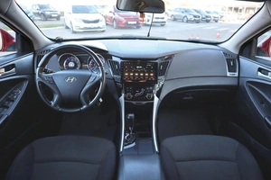 Седан Hyundai Sonata 2012 года, 1215000 рублей, Мирное