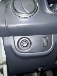 Седан Renault Logan 2018 года, 990000 рублей, Нижневартовск