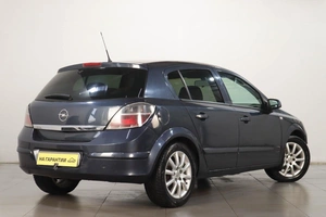 Хетчбэк Opel Astra 2007 года, 439000 рублей, Челябинск