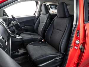 Хетчбэк Toyota Ractis 2012 года, 1125000 рублей, Тюмень